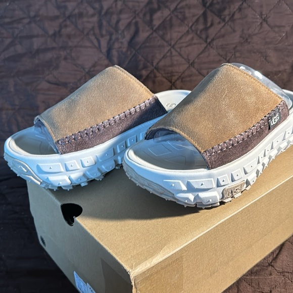 Ugg slides - Picture 4 of 6